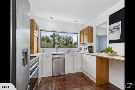 Photo of property in 11a Orewa Heights Crescent, Orewa, 0931