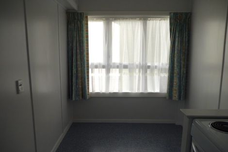 Photo of property in 33 Queen Street, Upper Hutt Central, Upper Hutt, 5018