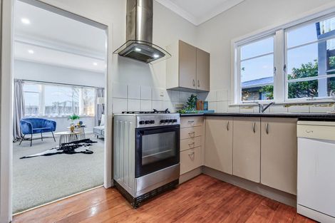 Photo of property in 24 Normandy Avenue, Melville, Hamilton, 3206