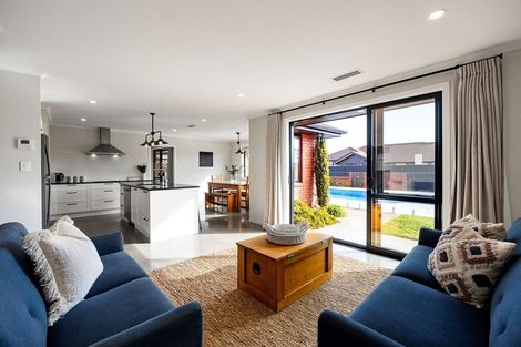 Photo of property in 15 Moemoea Place, Cambridge, 3434