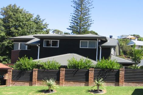 Photo of property in 1/84 Beach Road, Castor Bay, Auckland, 0620