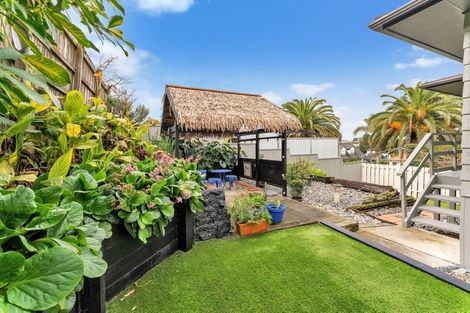 Photo of property in 2/2 Patons Road, Howick, Auckland, 2014
