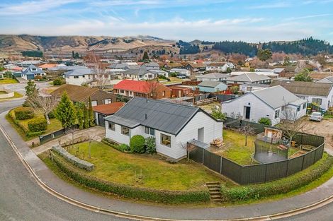 Photo of property in 4 Linrosa Place, Cromwell, 9310