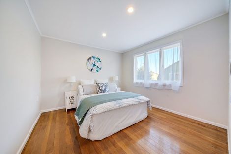 Photo of property in 26 Miller Road, Mangere Bridge, Auckland, 2022