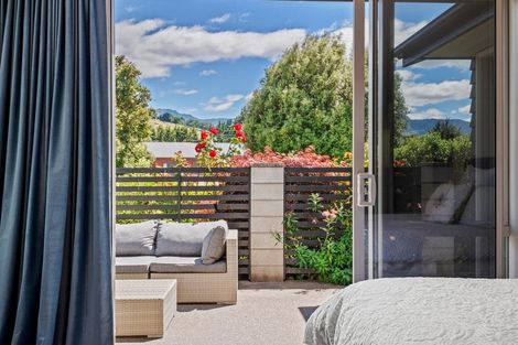 Photo of property in 10 Coburn Place, Lake Hayes, Queenstown, 9304