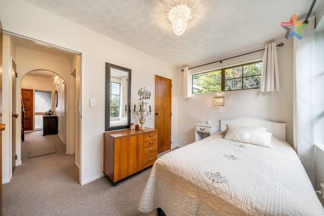 Photo of property in 2 Mcenroe Grove, Naenae, Lower Hutt, 5011