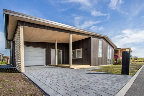 Photo of property in 3 Mirek Street, Waikanae, 5036