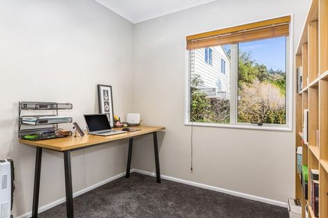 Photo of property in 81 Nevay Road, Miramar, Wellington, 6022