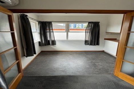Photo of property in 20 Ocean View Road, Northcote, Auckland, 0627