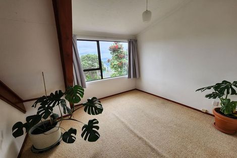Photo of property in 1 Lindis Close, Kelson, Lower Hutt, 5010