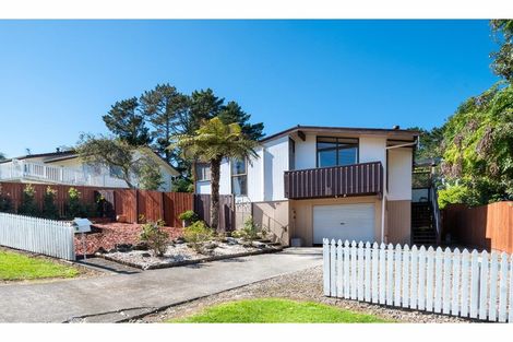 Photo of property in 60 Glenbervie Crescent, Massey, Auckland, 0614
