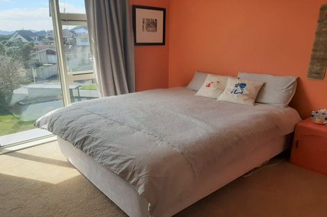 Photo of property in 23uc6 Rangitane Street, Maupuia, Wellington, 6022
