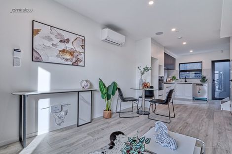 Photo of property in 11/13 Grove Lane, Pakuranga, Auckland, 2010