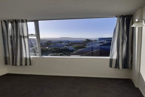 Photo of property in Beresford Apartments, 17/118u Russell Terrace, Berhampore, Wellington, 6023