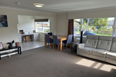 Photo of property in 19 Lyford Crescent, Sunnynook, Auckland, 0620