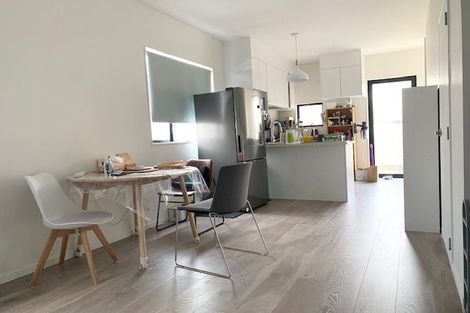 Photo of property in 32 Morihana Close, Glen Eden, 0602