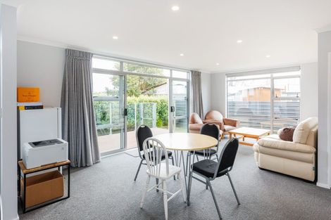 Photo of property in 58 Exeter Crescent, Takaro, Palmerston North, 4412