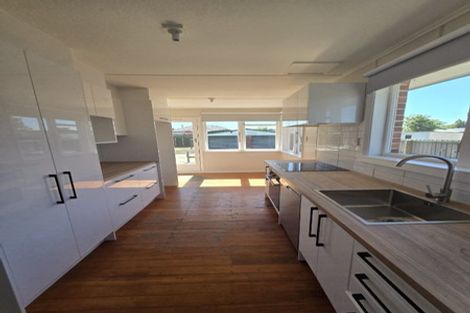 Photo of property in 37 Flay Crescent, Burnside, Christchurch, 8053