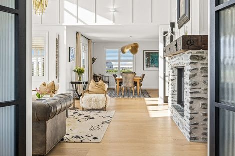 Photo of property in 26 Sandpiper Avenue, Point Wells, 0986