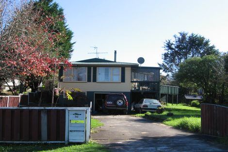 Photo of property in 36 Roberts Road, Te Atatu South, Auckland, 0610