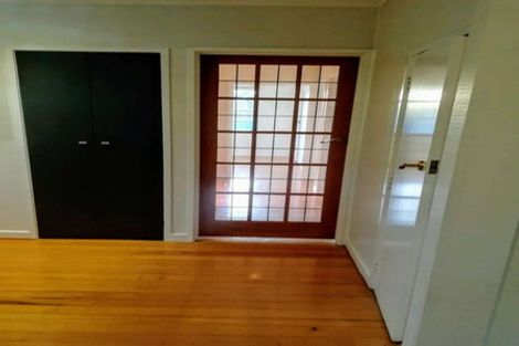 Photo of property in 2a Waller Avenue, Bucklands Beach, Auckland, 2012