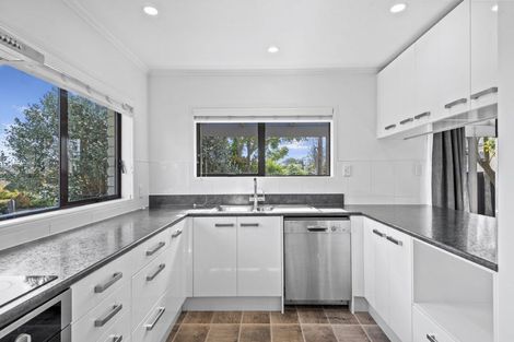 Photo of property in 2/39 Stanley Avenue, Milford, Auckland, 0620