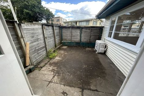 Photo of property in 1/16 Kaponga Crescent, New Lynn, Auckland, 0600