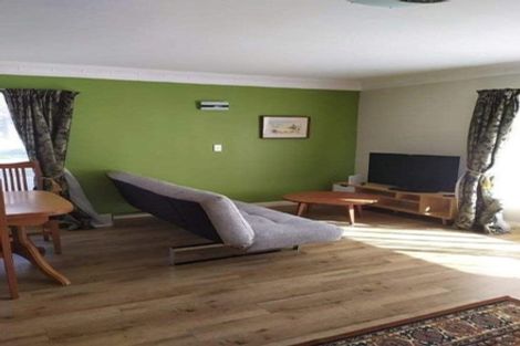 Photo of property in 2/271 Karori Road, Karori, Wellington, 6012