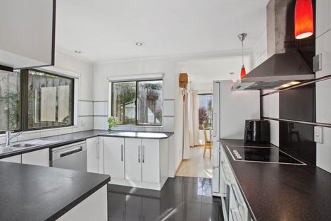 Photo of property in 2/148 Pigeon Mountain Road, Half Moon Bay, Auckland, 2012