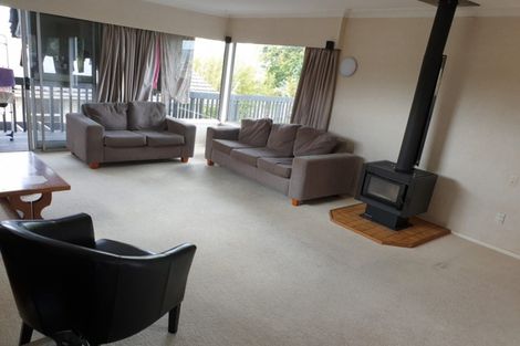 Photo of property in 15 Eyre Street, Henderson, Auckland, 0612