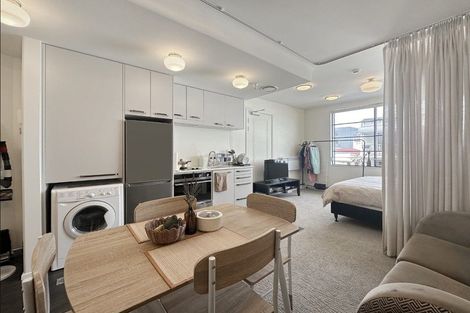 Photo of property in 307/3 Roxburgh Street, Mount Victoria, Wellington, 6011