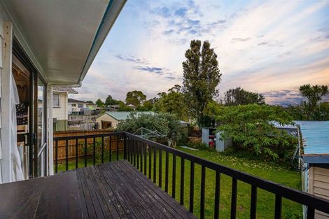 Photo of property in 53 Donovan Avenue, Massey, Auckland, 0614