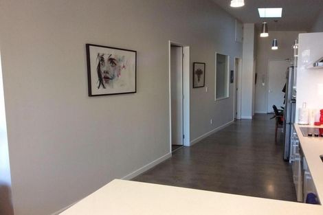 Photo of property in 25u2 Home Street, Mount Victoria, Wellington, 6011