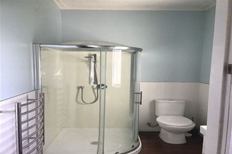 Photo of property in 3185 Great North Road, New Lynn, Auckland, 0600