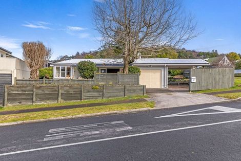 Photo of property in 2 Alberta Street, Acacia Bay, Taupo, 3330