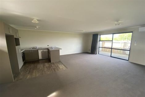 Photo of property in 102u7 Old Farm Road, Hamilton East, Hamilton, 3216