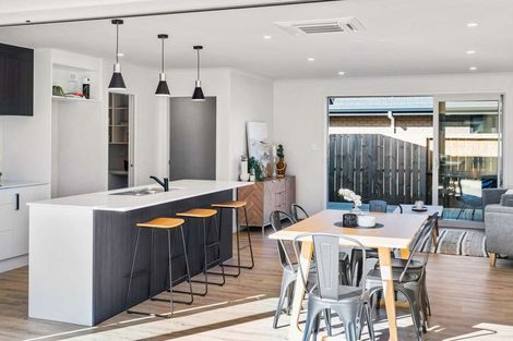 Photo of property in 27 Te Piriti Road, One Tree Point, 0118