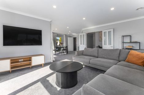 Photo of property in 155 Guildford Drive, Paraparaumu Beach, Paraparaumu, 5032