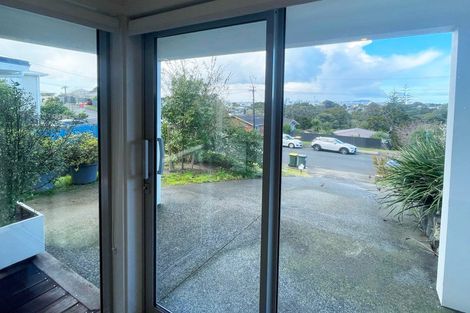 Photo of property in 26 City View Terrace, Birkenhead, Auckland, 0626