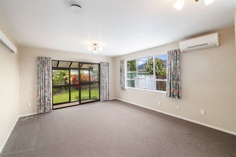 Photo of property in 35 Oldwood Street, Bishopdale, Christchurch, 8053