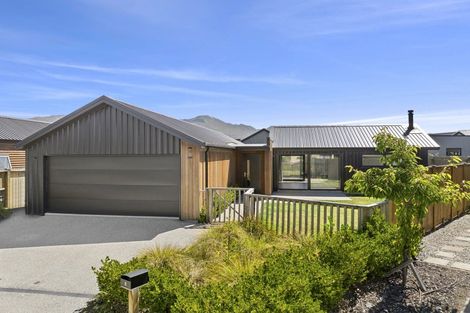 Photo of property in 5 Merivale Avenue, Wanaka, 9305