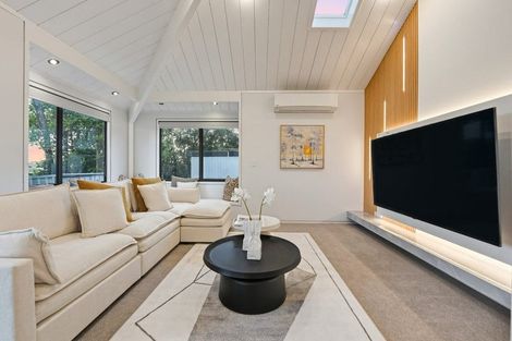 Photo of property in 45 Pohutukawa Avenue, Shelly Park, Auckland, 2014