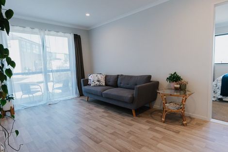 Photo of property in 76 Maire Road, Orewa, 0931