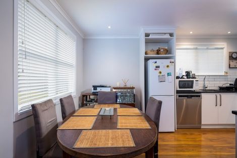 Photo of property in 6 Sardinha Place, Marfell, New Plymouth, 4310