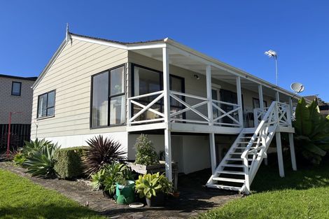 Photo of property in 40 Santiago Crescent, Unsworth Heights, Auckland, 0632