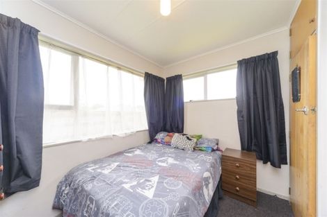 Photo of property in 10 Gladys Place, Kelvin Grove, Palmerston North, 4414