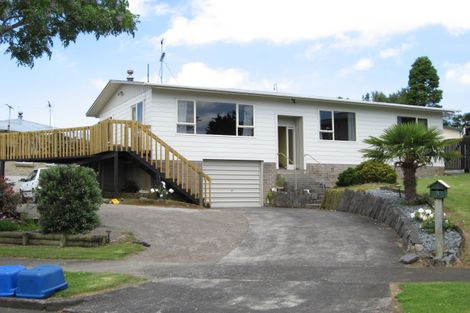Photo of property in 8 Laurelwood Avenue, Pukekohe, 2120