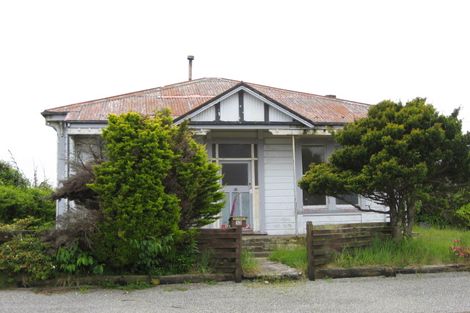Photo of property in 33 Pakington Street, Westport, 7825