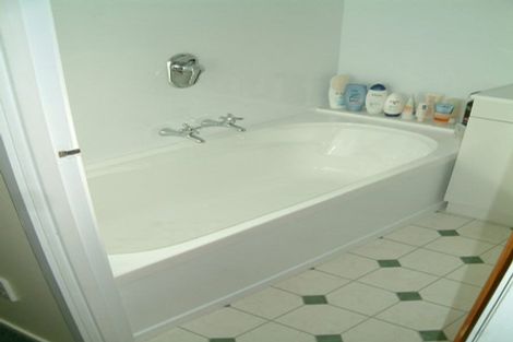 Photo of property in 1/152 Manuka Road, Bayview, Auckland, 0629