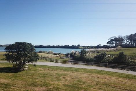Photo of property in 17 Goble Road, Clarks Beach, 2679